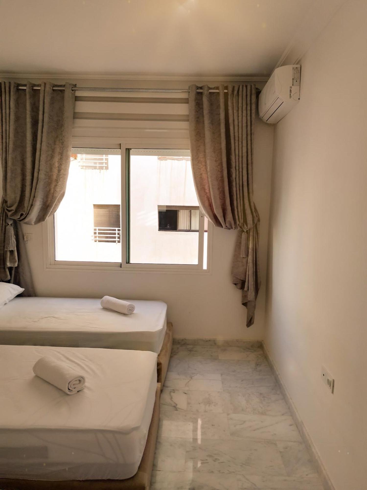 Incroyable Appartement A Playa Enface Cafe Sky 17 Tangier Bagian luar foto