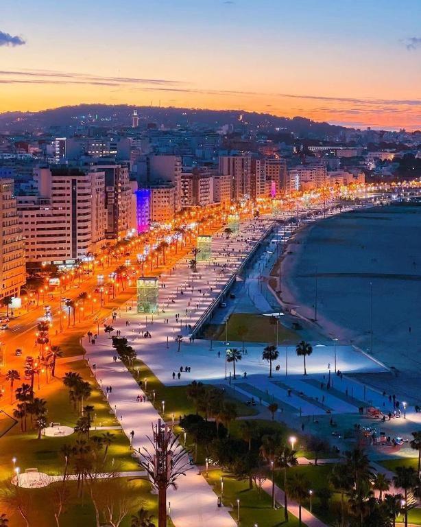 Incroyable Appartement A Playa Enface Cafe Sky 17 Tangier Bagian luar foto
