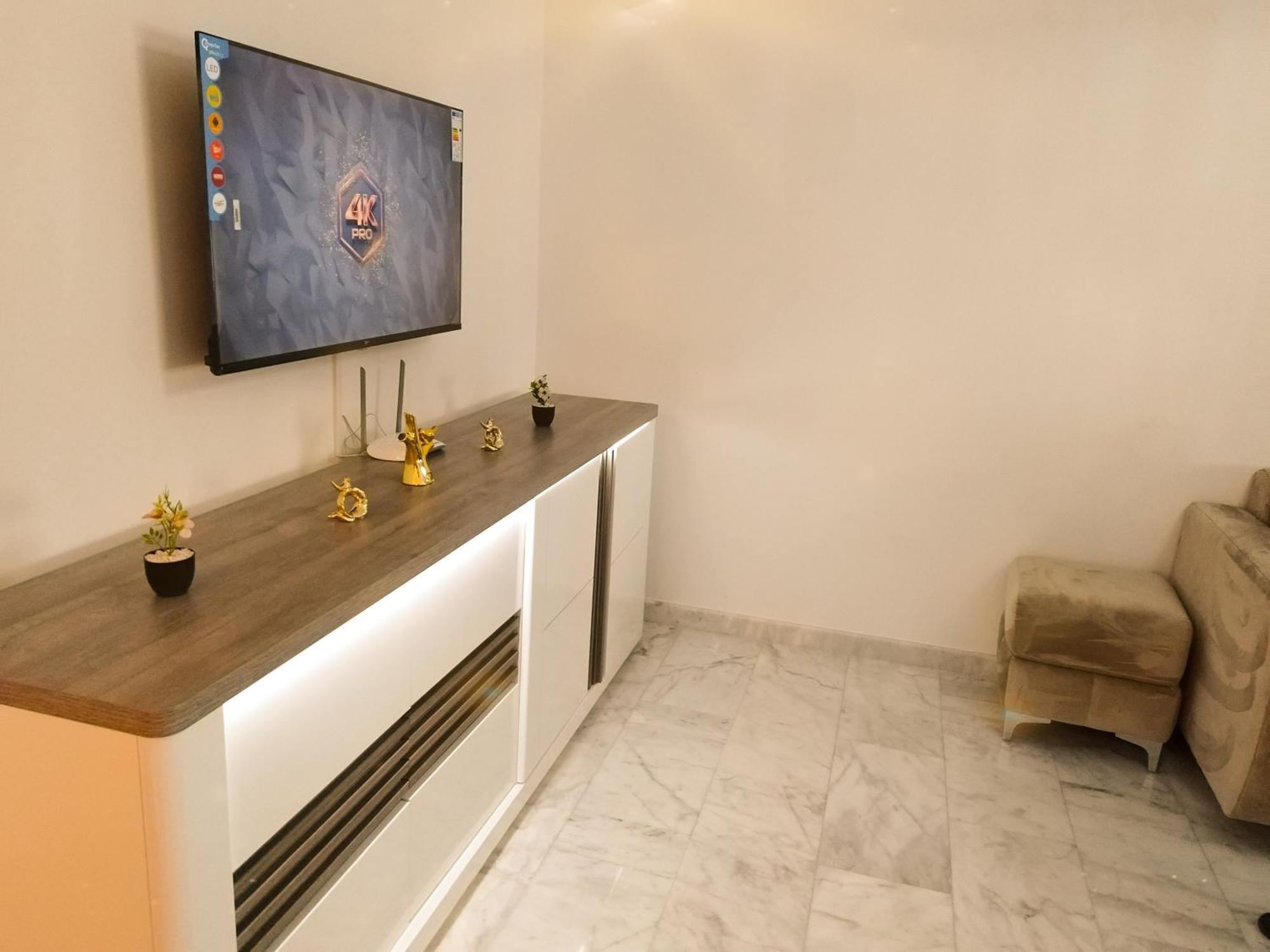 Incroyable Appartement A Playa Enface Cafe Sky 17 Tangier Bagian luar foto