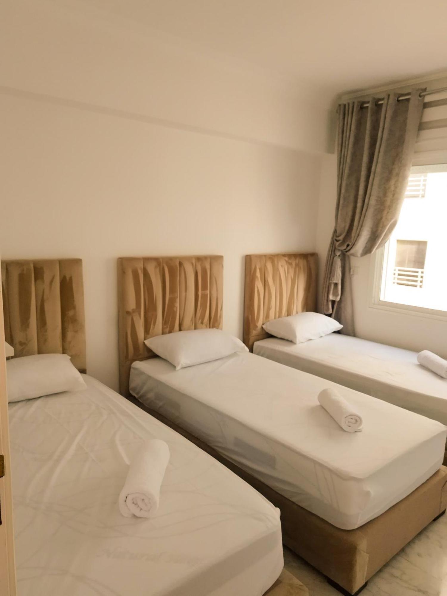 Incroyable Appartement A Playa Enface Cafe Sky 17 Tangier Bagian luar foto