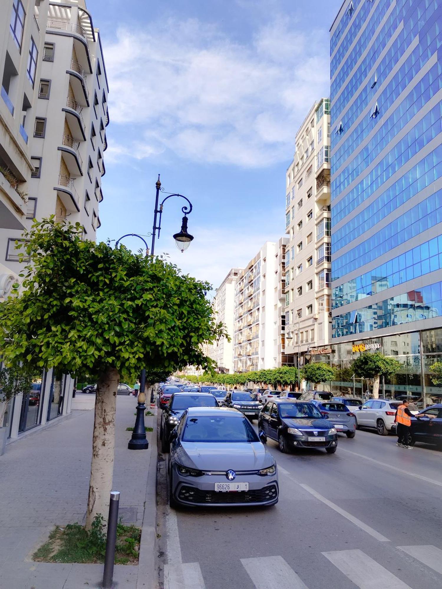 Incroyable Appartement A Playa Enface Cafe Sky 17 Tangier Bagian luar foto